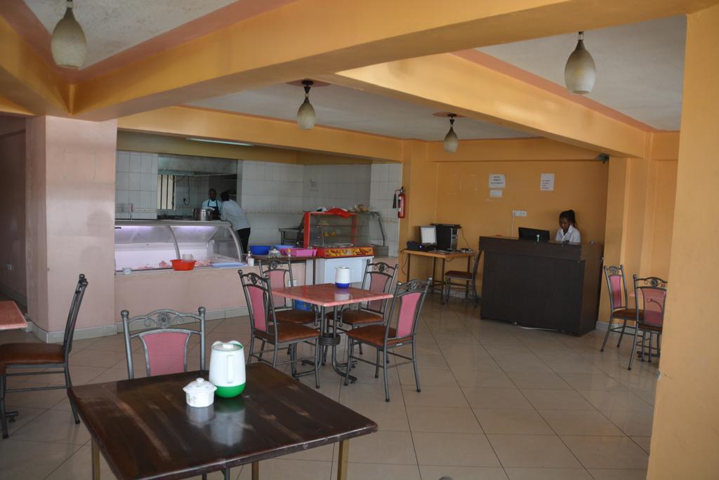 Starehe Link Hotel Nairobi Exteriör bild